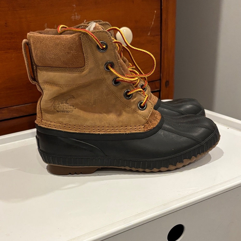 Sorel Duck Boots - Tan and Black